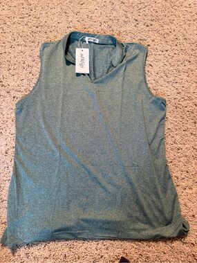 Sleeveless Mock Neck golf Top